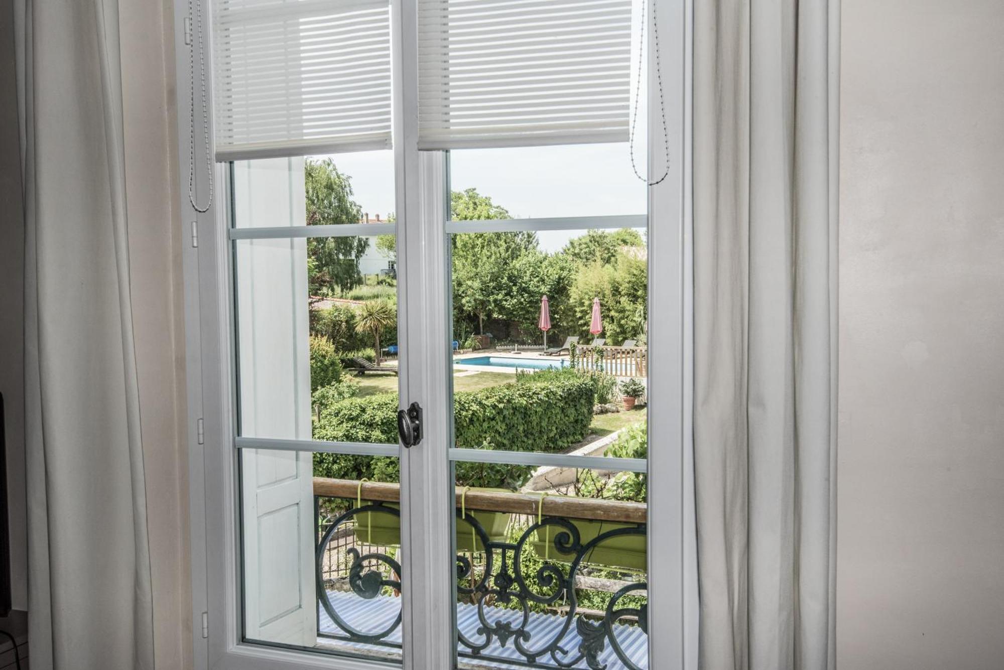 Les Tuileries De Chanteloup La Roche-Chalais Cameră foto